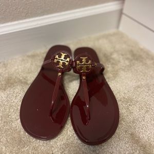 Burgundy gel Tory Burch; size 12